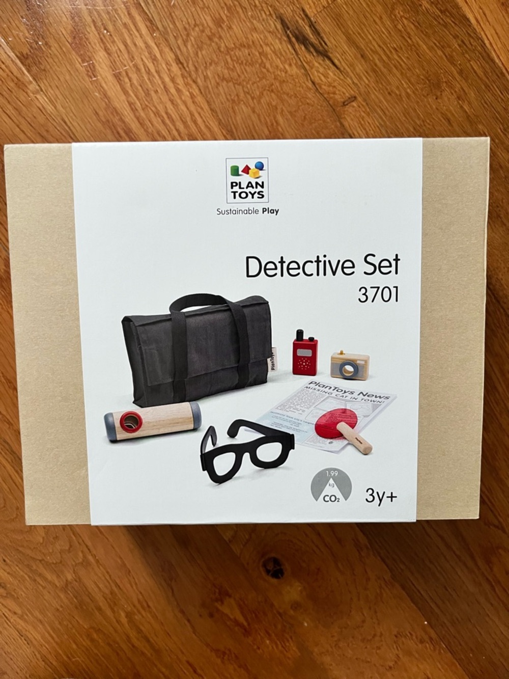 NEW IN BOX. PlanToys Detective Set - Black Bag with Accessories
